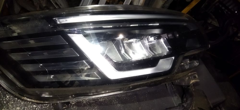 farol Renault trafic 4