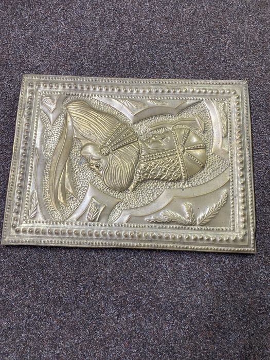 Чеканка советская рыцарь и девушка