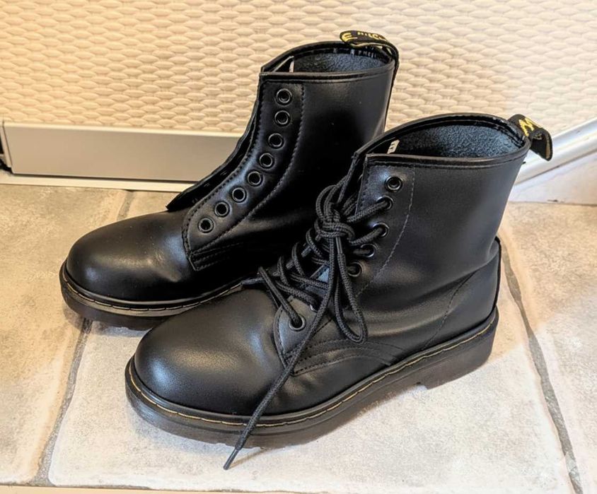 Botki glany martnesy 8 dziurek 37 czarne BDB 1460