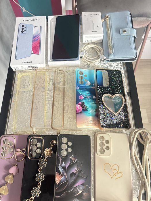 Etuii do Samsung  Galaxy A53 5G  sprzedam 700zl