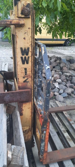 Sprzedam  maszt widłowy  przystosowany  do ciągnika