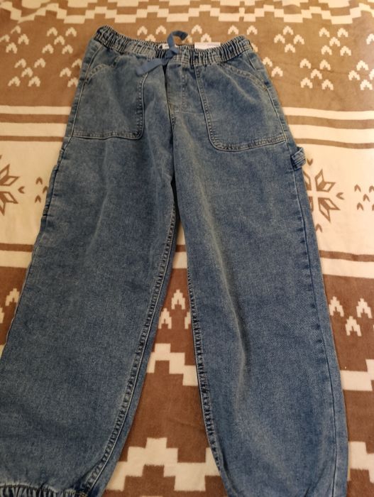 Spodnie jeansowe rozm. 152 NOWE