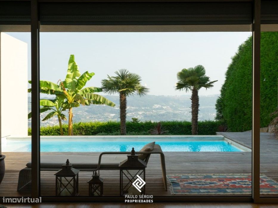 Moradia T3 espetacular com piscina e vista deslumbrante, a 10min do...