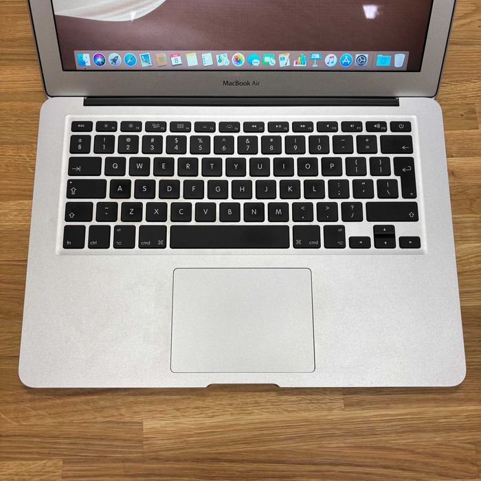 MacBook Air 2015 13 cali Intel i5 8 GB RAM
