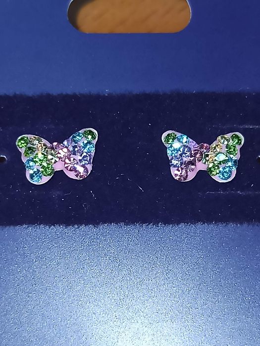 Brincos em prata novos Claire's borboletas  com brilh