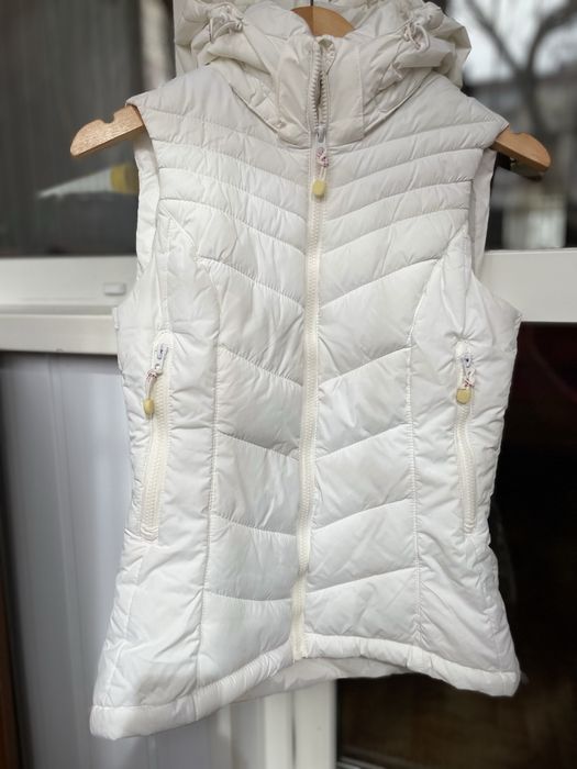 Біла жилетка з капюшоном H&M