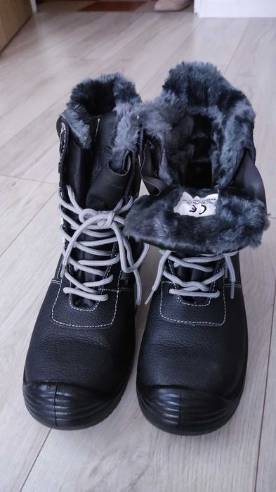 Buty zimowe robocze r 43