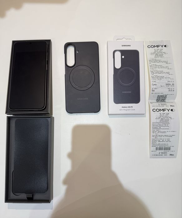 Новый Samsung Galaxy S26FE + оригинальный чехол