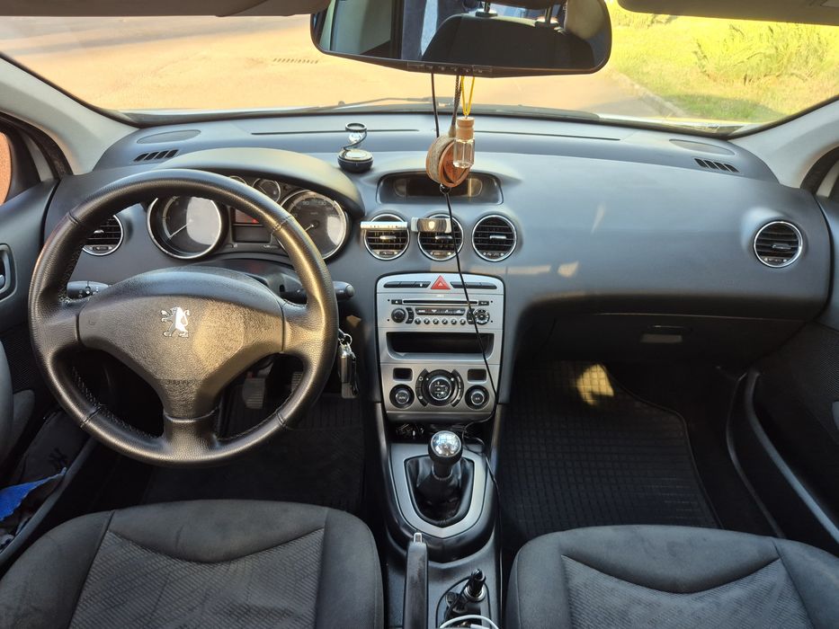 Автомобіль Peugeot 308 / 2010 року / дизель 1.6
