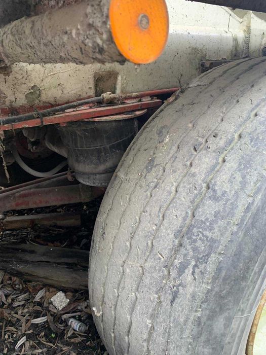 Напівпричіп цистерна цементовоз