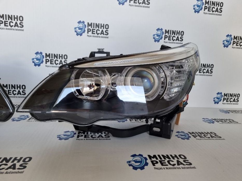 Faróis Angel Eyes BMW (E60/E61) Fundo Preto
