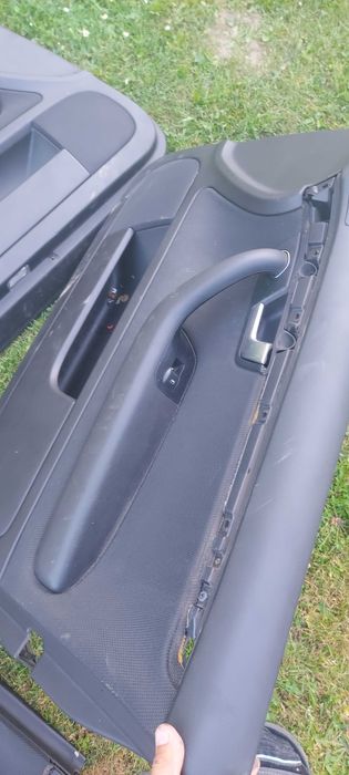 Audi a4b7 kombi boczki drzwi Alkantara 4 el szyby