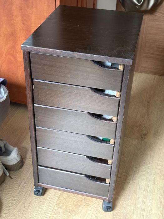 Mini komoda szafka na półkach