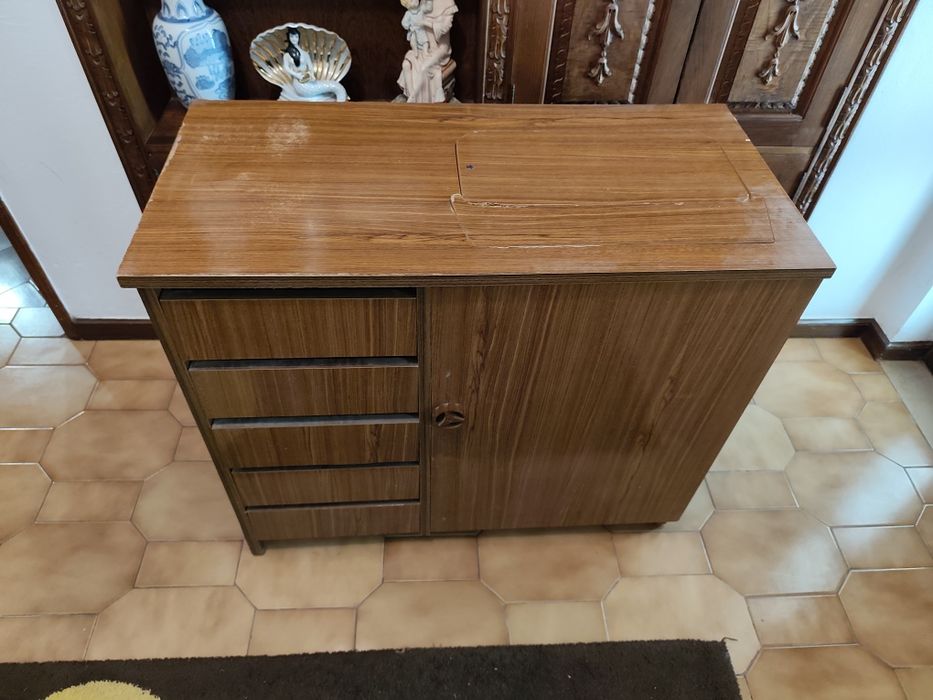 Máquina de costura olimatic 3000 c/móvel