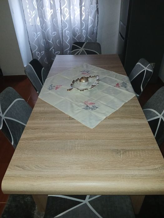 Messa de sala com extensão impecavel