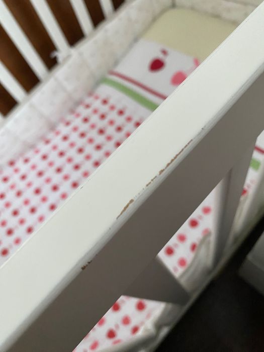 Berço branco para bebé