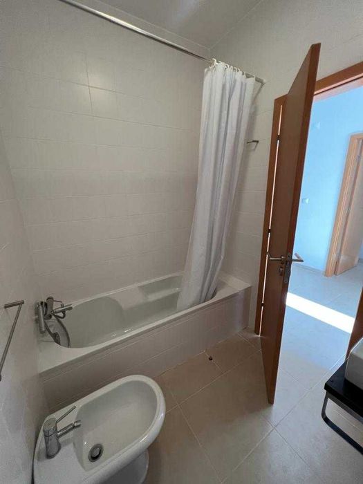 Apartamento T1 mobilado e equipado Palmela Village - Condominio Privado