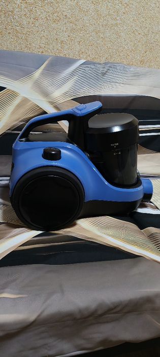 Пилосос без мішка Electrolux ECC21-4SB