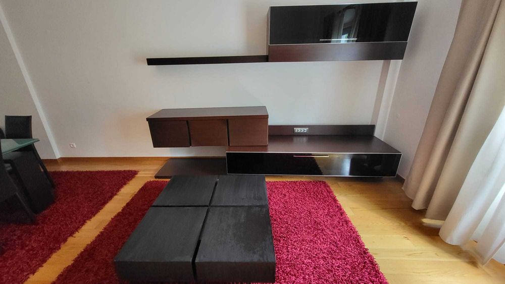 Conjunto moderno de móveis de sala + tapetes