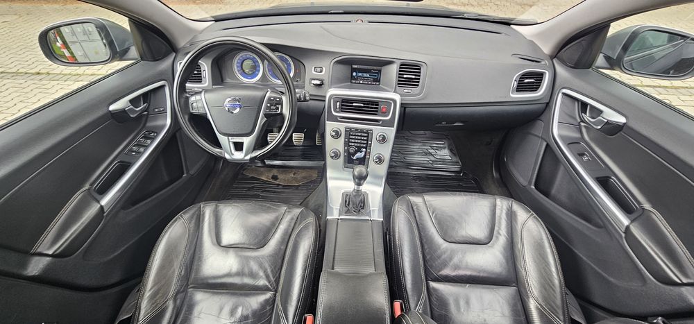 Volvo v60 1.6 150KM R-Design