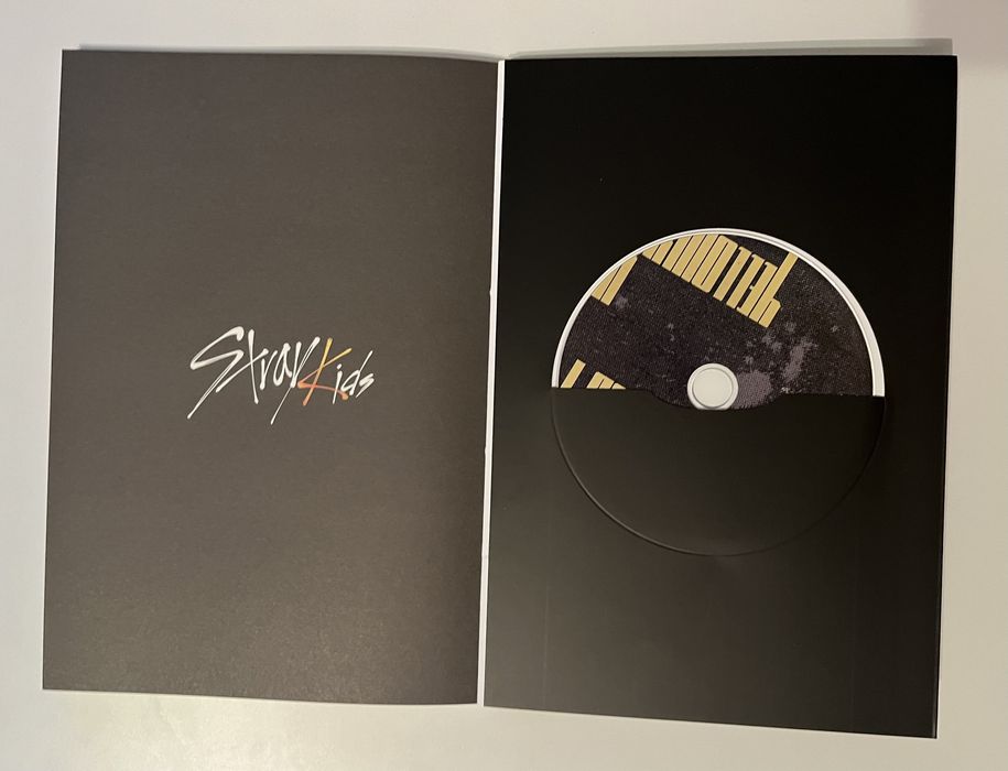 Album stray kids yellow wood