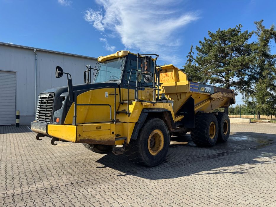 Komatsu HM300-3  Komatsu HM300-2 Po pełnym przegladzie przygotowany do pracy