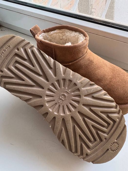 Продам UGG 37 розмір