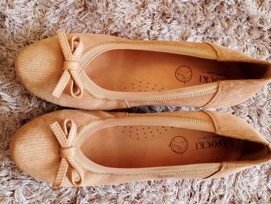 Buty na koturnie 37 Lasocki