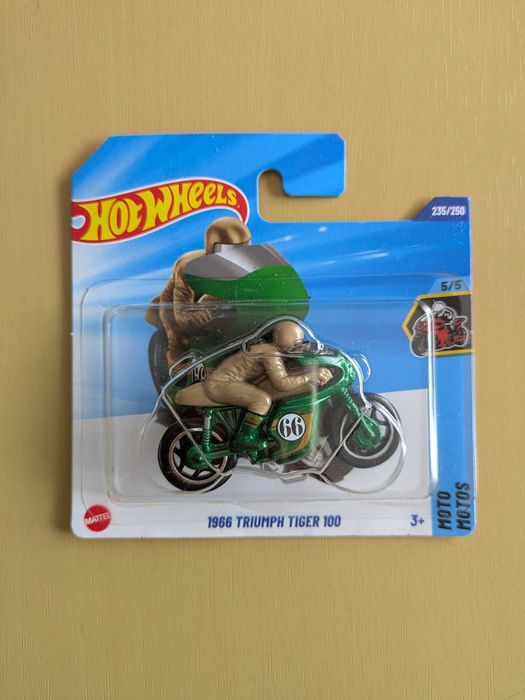 Hot Wheels Treasure Hunt – 1966 Triumph Tiger 100