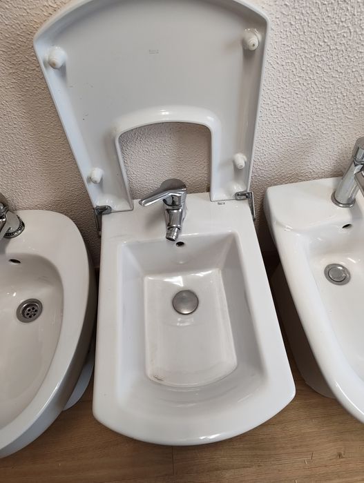 Bidés , roca e Sanitana
