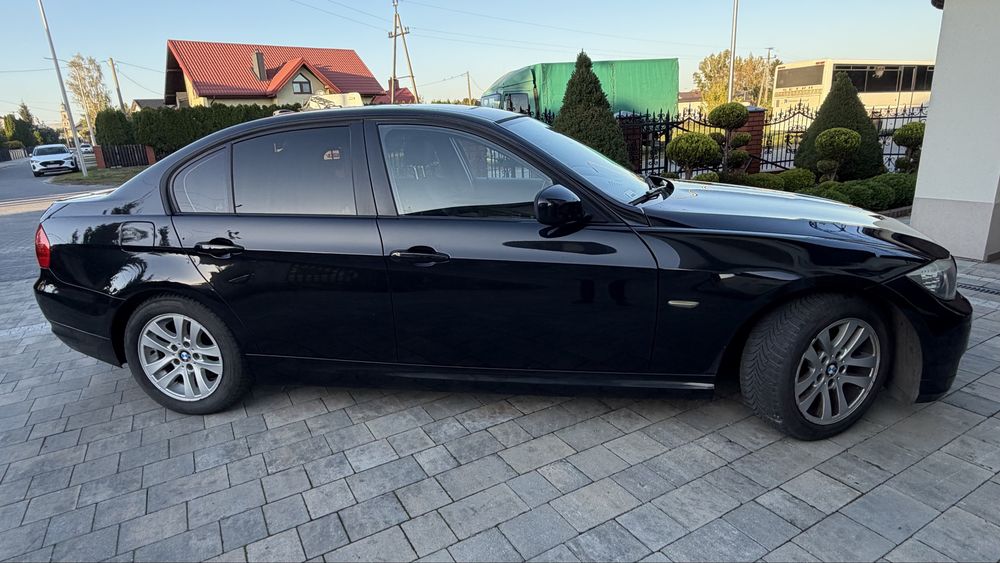 Bmw e90 318i 2010r navi xenon szyberdach automat