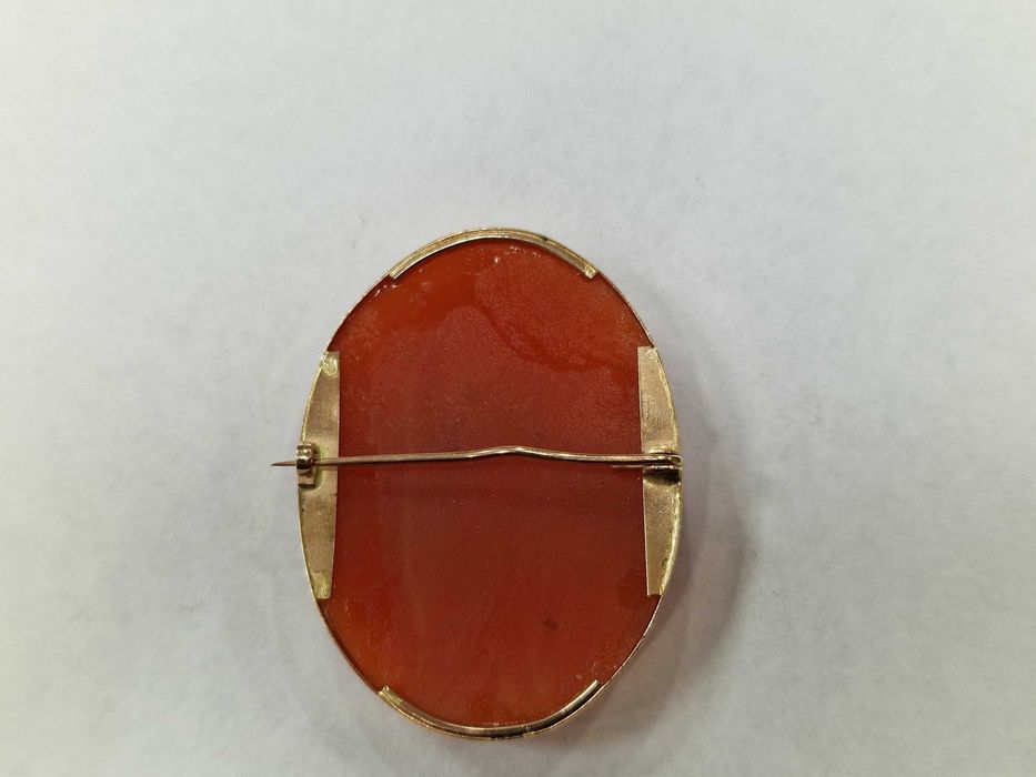Złota broszka/ 585/ 6.92 gram/ Kamea/ praca ręczna