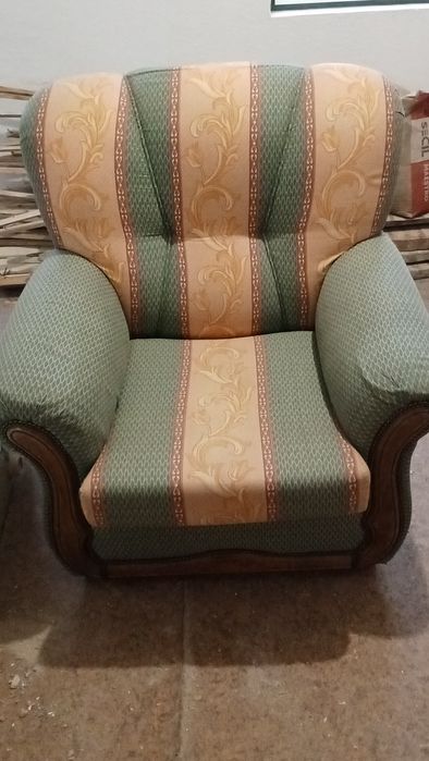 Sofá cama e cadeirões