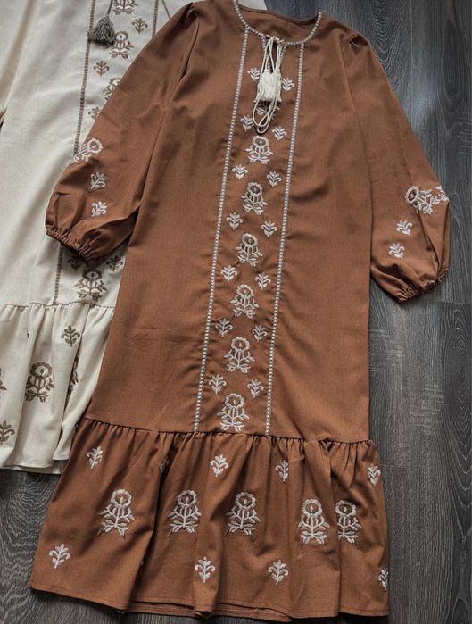 Вишиті плаття