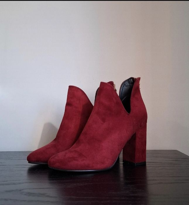 Botas bordeaux com salto