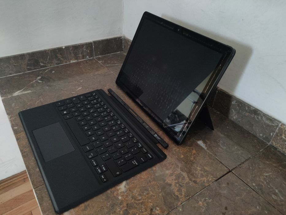 Laptop 2 w 1 DELL Latitude 5290  i5 - 8350U dotykowy 8 GB RAM in 512