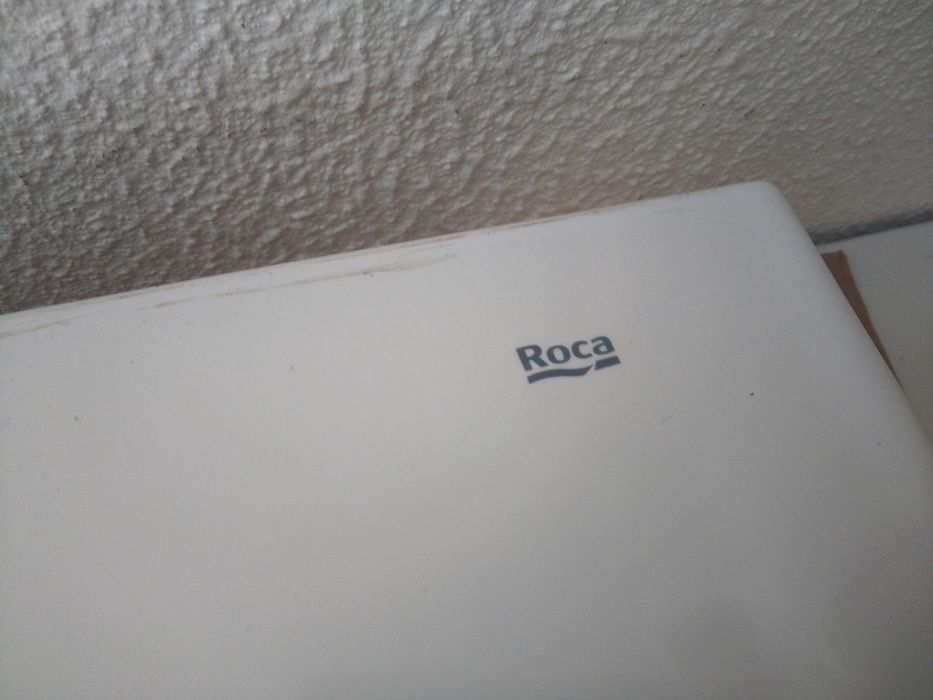 Lavatório The Gap marca Roca novo impecável