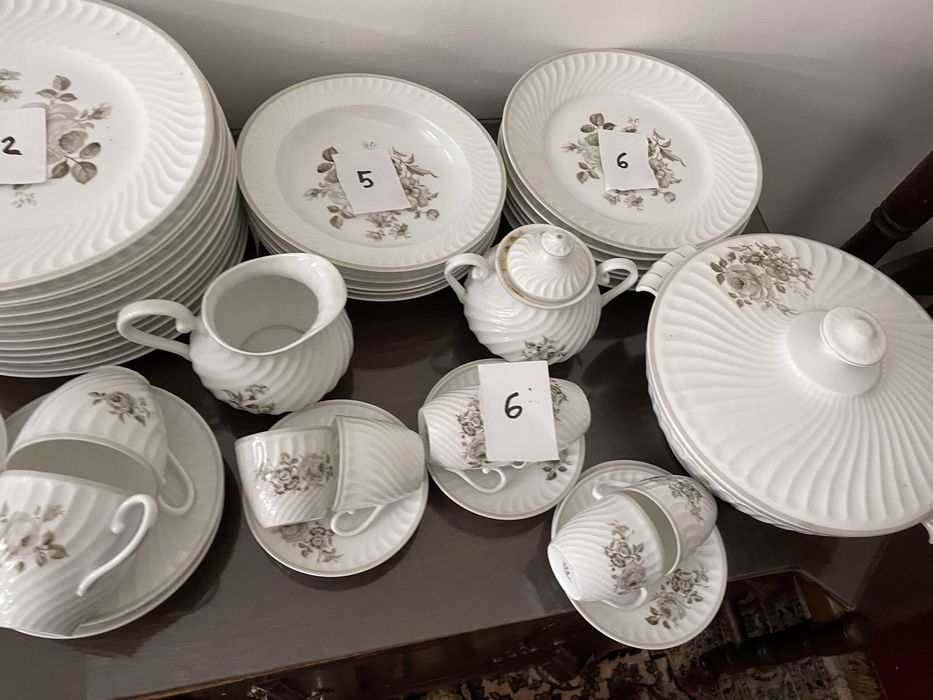 Serviço de jantar Vista Alegre à peça