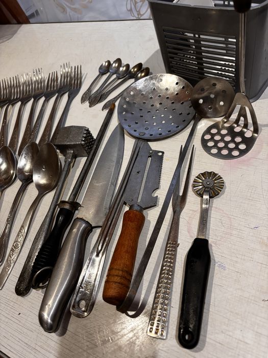 Кухонне приладдя за все 180 грн