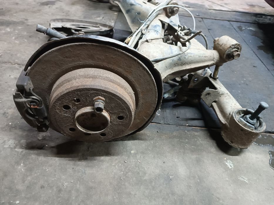 Балка BMW e34 проста .