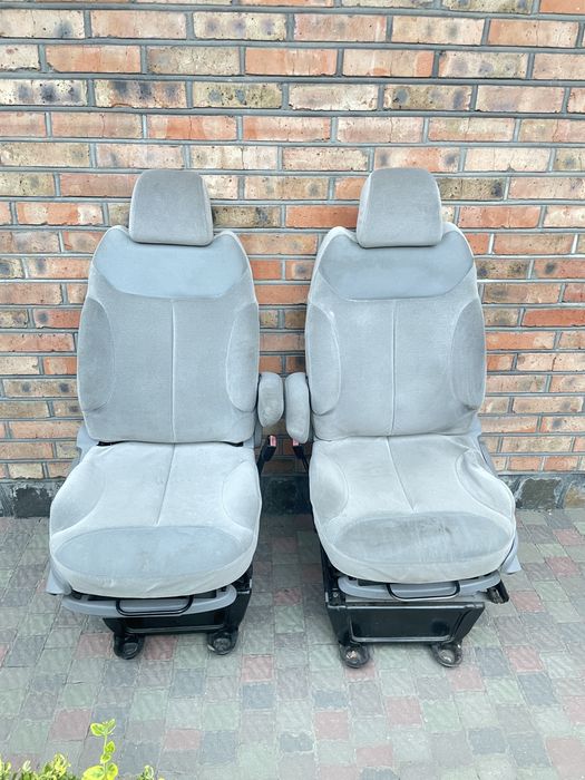 Сидіння на автомобіль