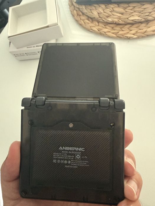 Consola RG35XXSP - Emulador de Várias consolas