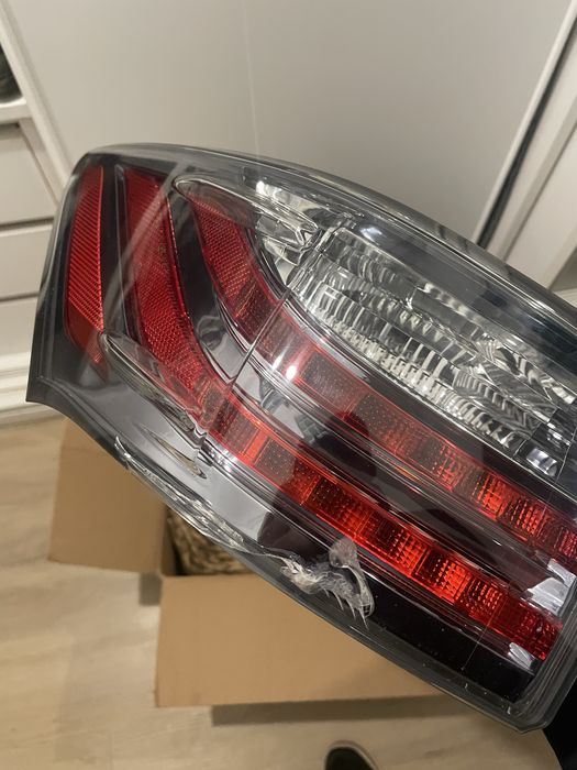 Farol traseiro esquerdo Lexus CT200h