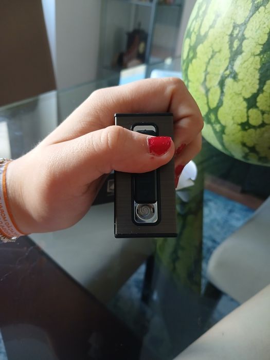 Cigarreira Elegante Recarregavel USB (Nova)