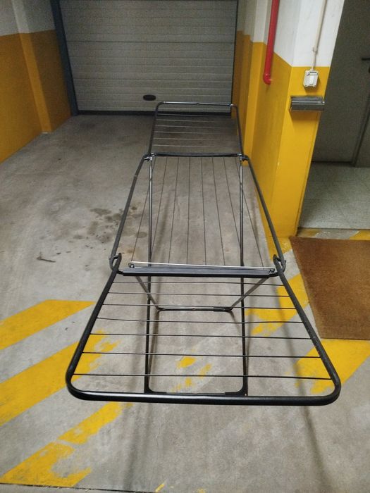 Vendo 2 Estendais de roupa continente