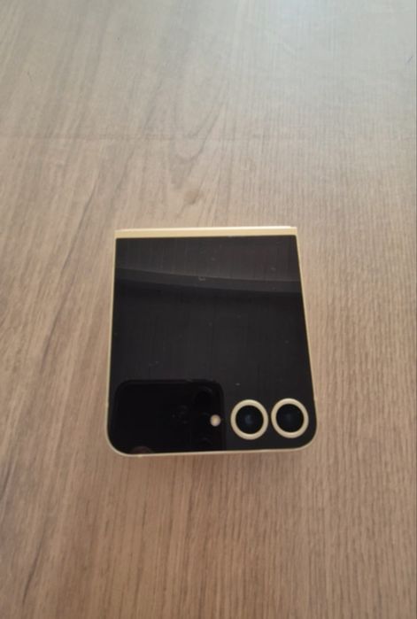 Samsung z flip 6 amarelo
