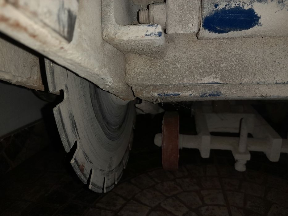 Carotes e cortes em betão