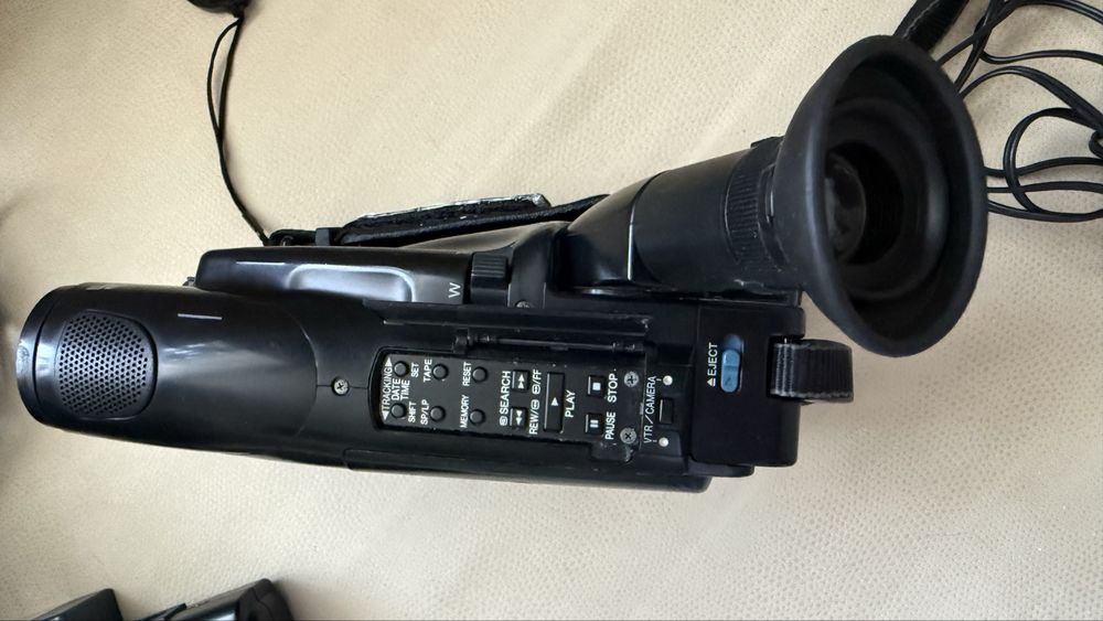Продам касетну камеру Panasonic з сумкою