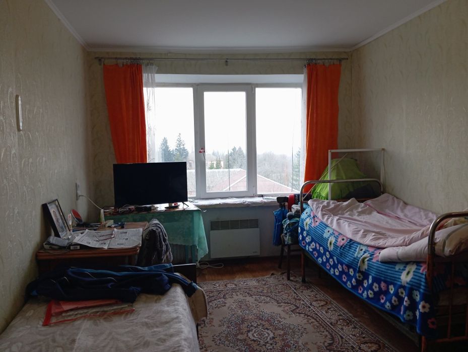 Продам 2-кімнатну квартиру + гараж з сараєм у Побузькому