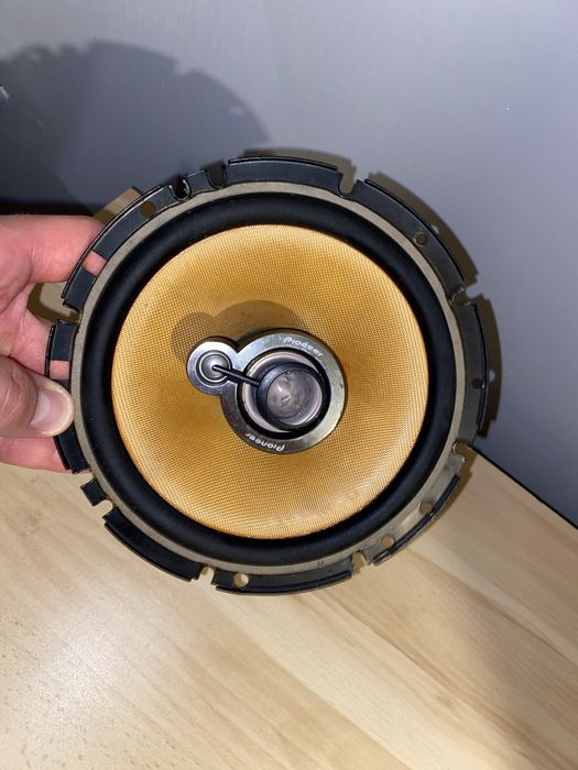 Glosniki samochodowe Pioneer TS-E1796 (2 sztuki, 17 cm, 220W max, 4Ω)